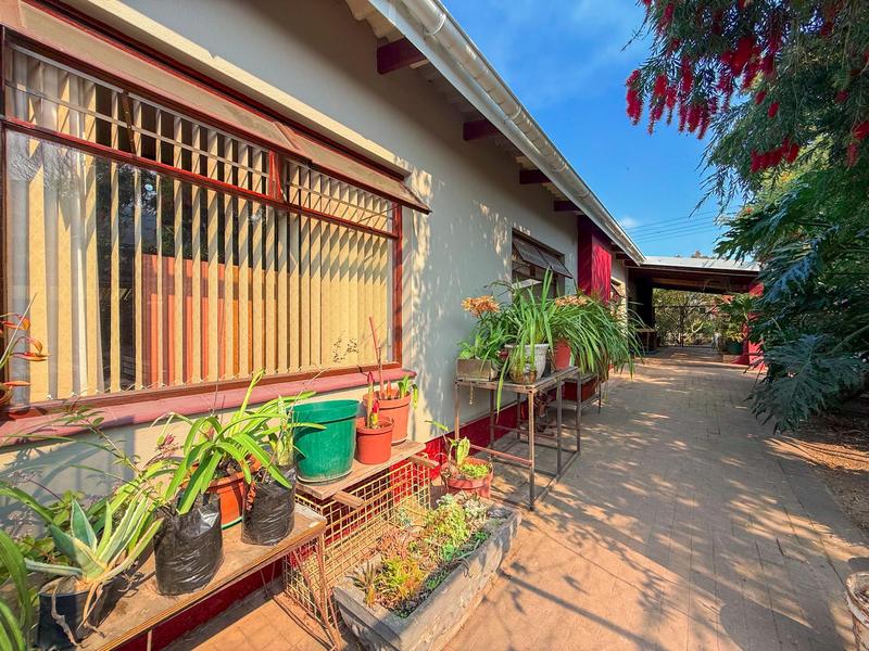 6 Bedroom Property for Sale in Denneoord Western Cape